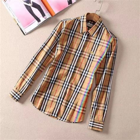 เสื้อ burberry ผู้หญิง